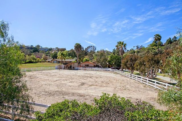 Photo 11 of 21 for 4308 Calle Mar De Ballenas