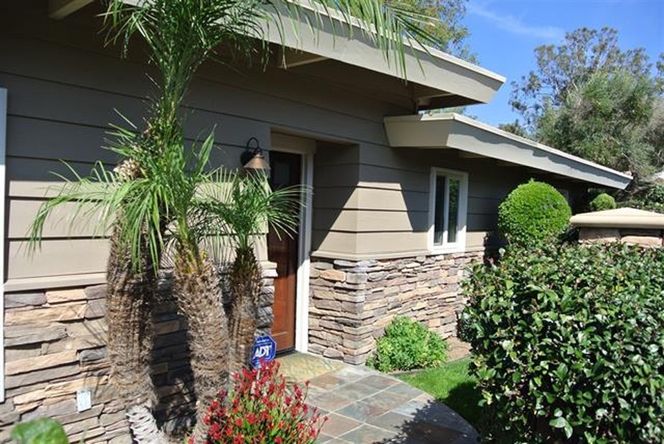 Photo 2 of 30 for 10785 Cherry Hill Dr